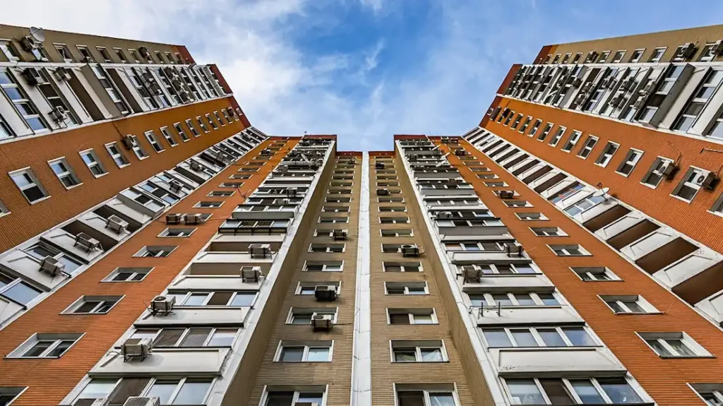 Apartment building