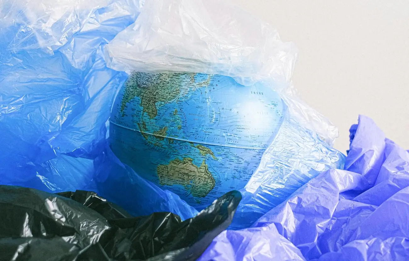 Garbage globe